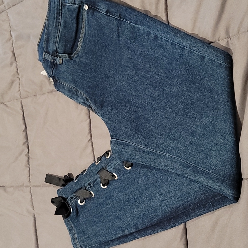 New without tags venus tie up leg jeans size 6